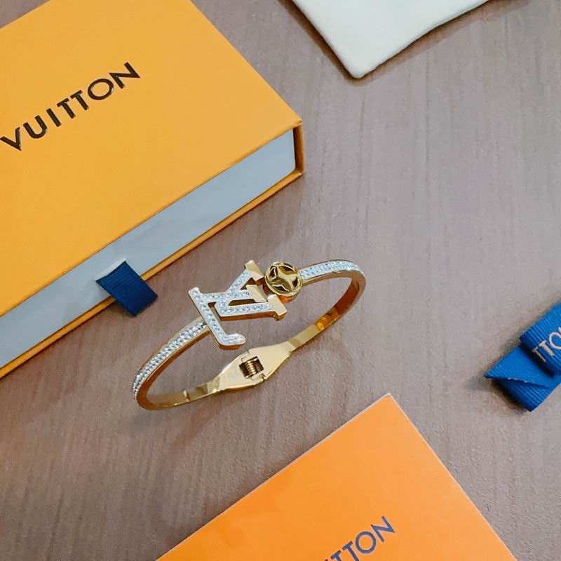 LV Bracelet 11yxx03